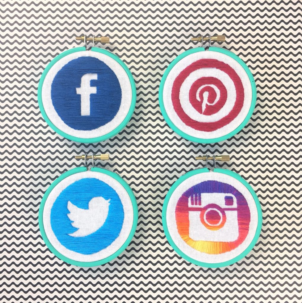 @hellohoorayblog Social Icons